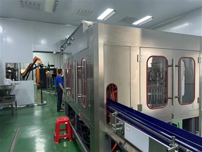 Mérnökök üzembe helyezési útja Maliba